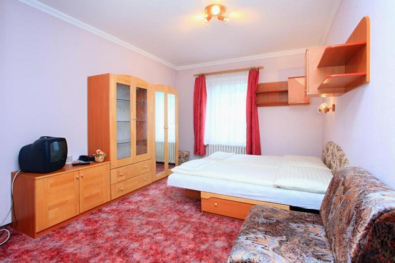 Hotel Central Kremnica Phòng bức ảnh