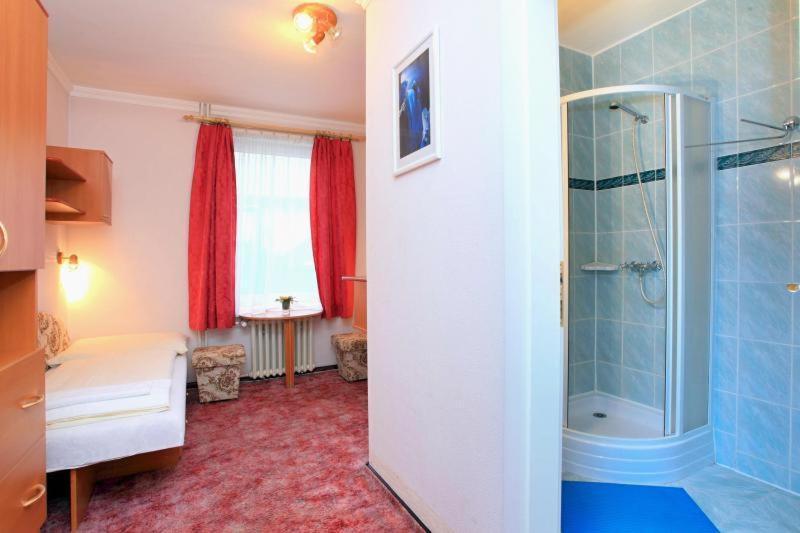 Hotel Central Kremnica Phòng bức ảnh