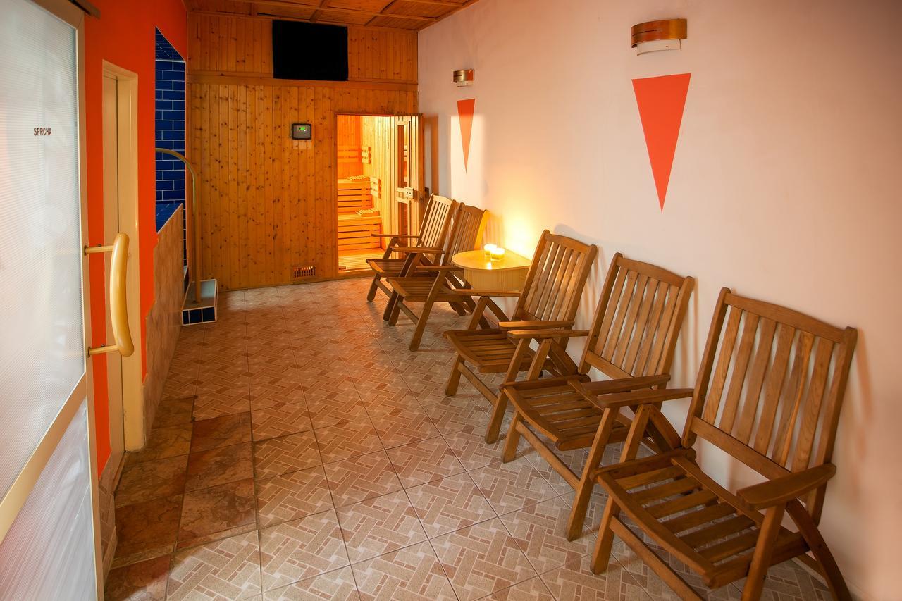 Hotel Central Kremnica Ngoại thất bức ảnh