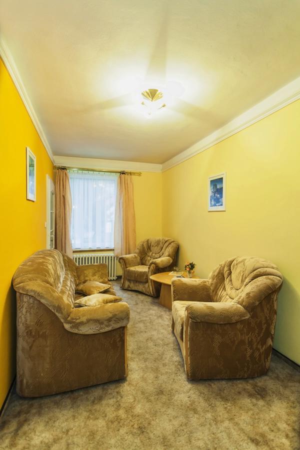 Hotel Central Kremnica Ngoại thất bức ảnh