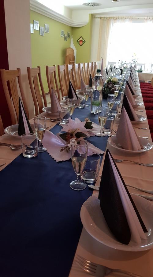 Hotel Central Kremnica Ngoại thất bức ảnh